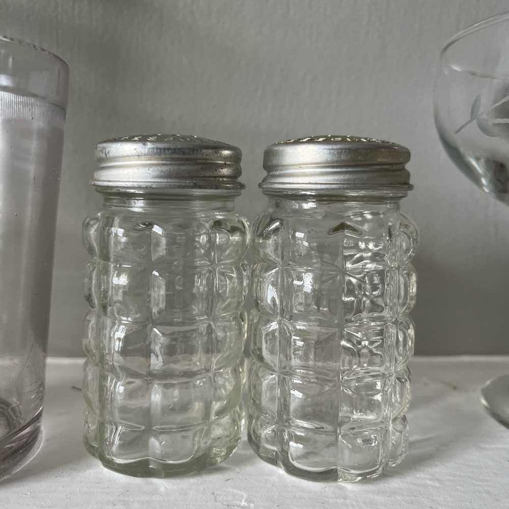 Vintage/Antique Glass and Crystal 5 lb Mystery Box —
Re-sellers/DIY welcome! - Picture 3 of 13